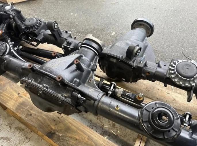 2025/12/1000279300.jpg 2018 Jeep Wrangler JL front and rear axle. - Image 1